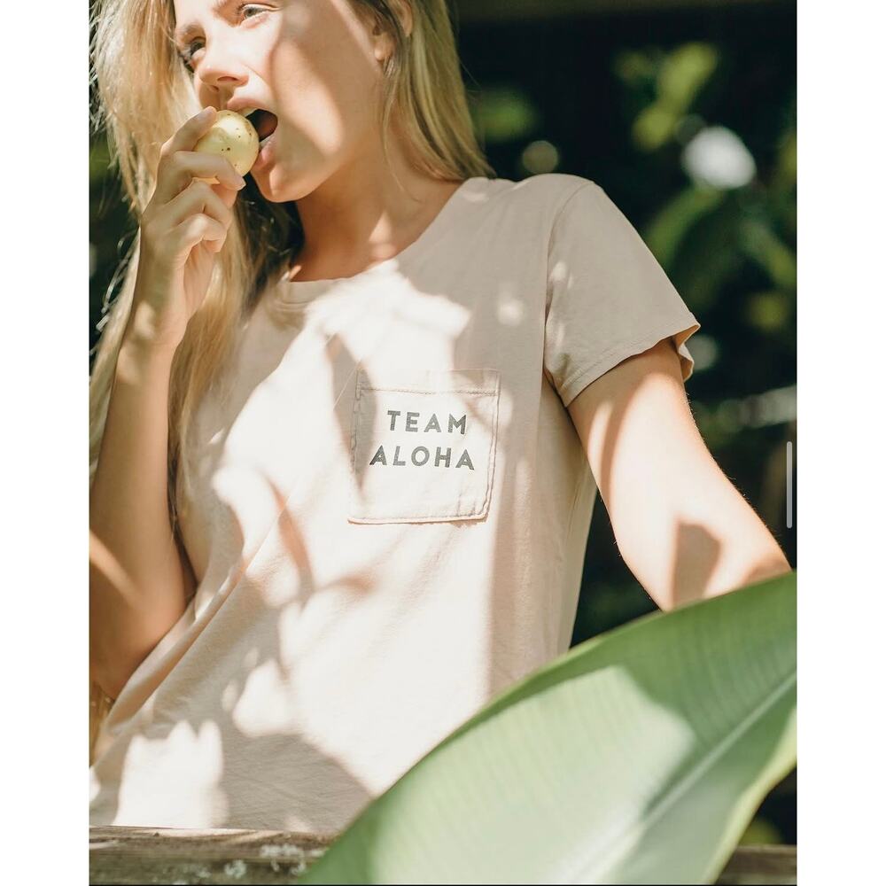 Guava Shop Light Peach Team Aloha Crewneck Short Sleeve Pocket Shirt Size Medium